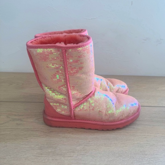 Women's UGG Sparkle Sequin Neon Pink Boots Size US 8 Style 3161 Classic Short - Picture 1 of 7